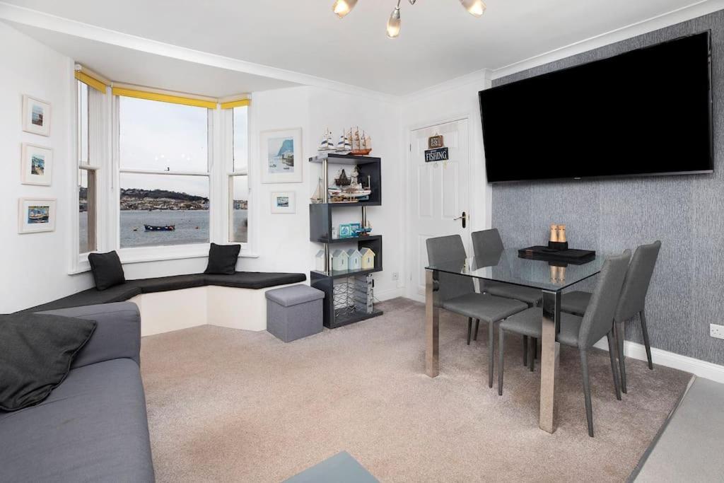 Beach Front Flat Shaldon With Parking Kültér fotó